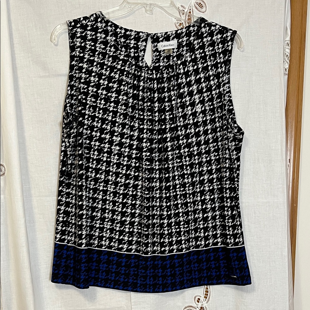 Calvin Klein Women's black blue and white Houndstooth Sleeveless Blouse
